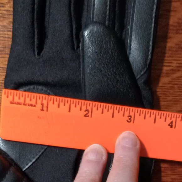 NWT Women's Isotoner SmarTouch Gloves Burgundy Red (HENNA) & Black– size L/XL - Picture 4 of 8